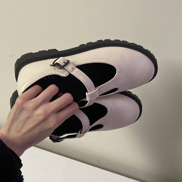 Zara Mary Janes lug sole buckled t-strap shoes flats - Picture 5 of 5